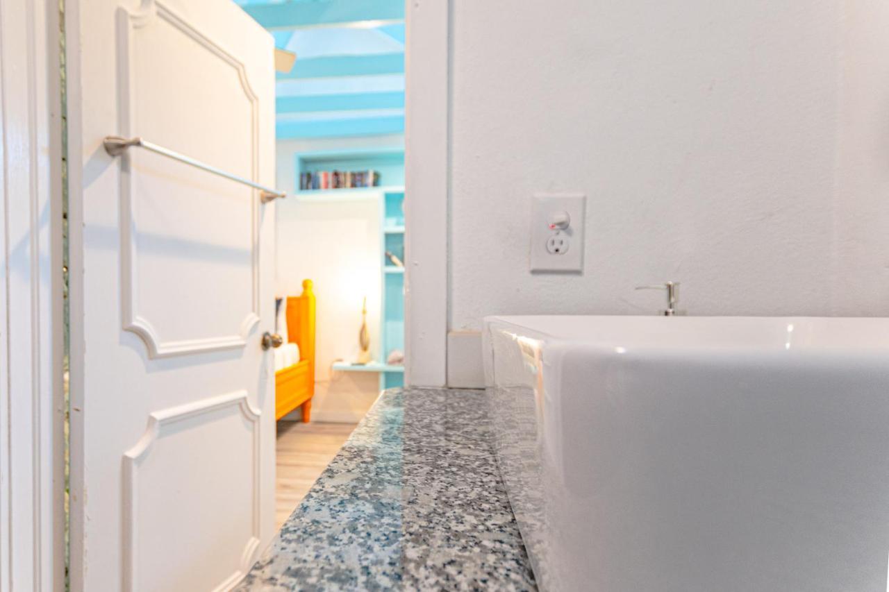 Studio Candy At Viking Hill - Love Beach Нассау Экстерьер фото